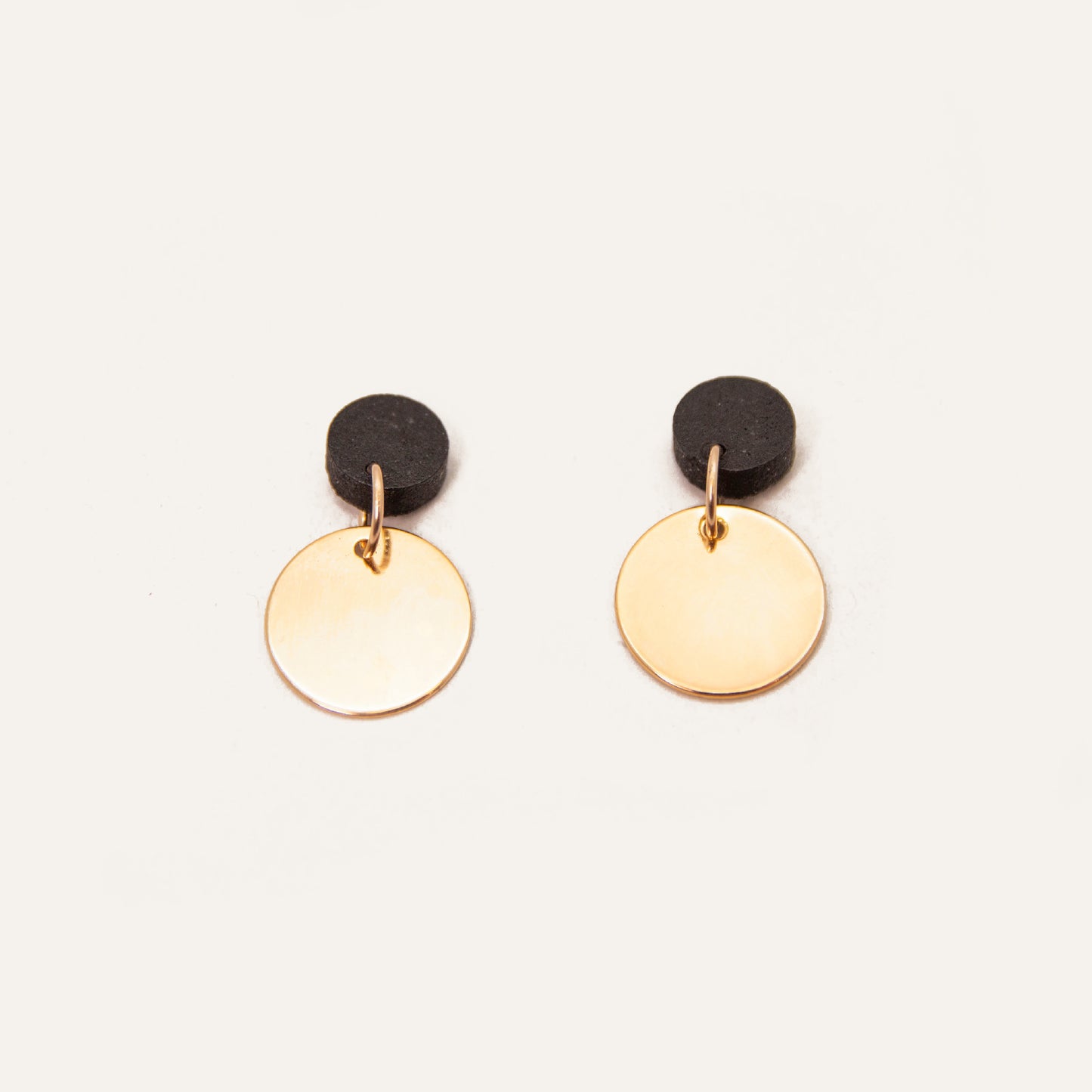 Dangling Circle Concrete Earrings - Black