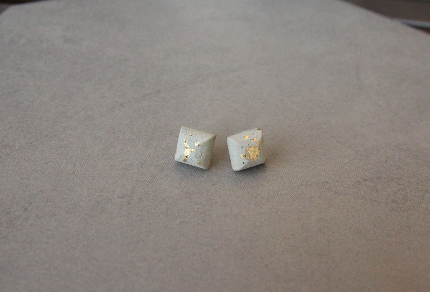 Cube Stud Earrings - Grey/Gold